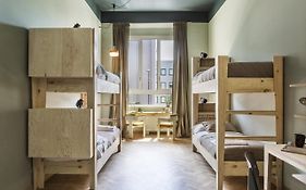 Yellow Hostel - Free Breakfast - The Best Service In Katowice - Free Parking